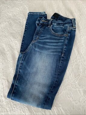 Buckle Women's Skinny Jeans - Dark Blue Wash